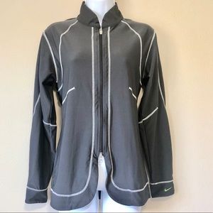 Nike fitory women M(8-10) long sleeve sport shirt